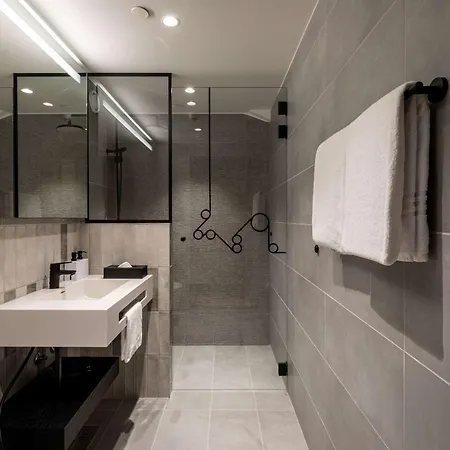 Scandic Hub 4*